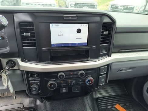 New 2025 Ford F250 XLT image 38