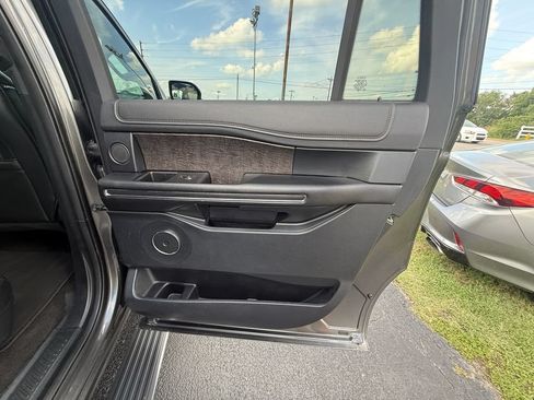Used 2021 Ford Expedition Max Limited AWD/4WD image 21