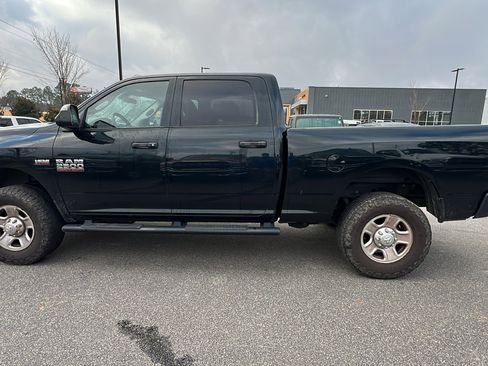Used 2017 RAM 2500 Tradesman image 11