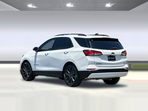 Used 2024 Chevrolet Equinox RS FWD image 3