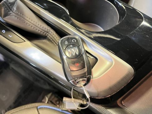 Used 2025 Buick Envista Sport Touring image 22