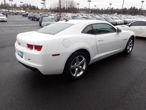 Used 2010 Chevrolet Camaro LT w/ Interior Accent Trim Package RWD image 5