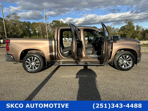 Used 2019 Chevrolet Silverado 1500 LT w/ Texas Edition image 32