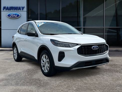 Certified 2024 Ford Escape Active FWD image 2