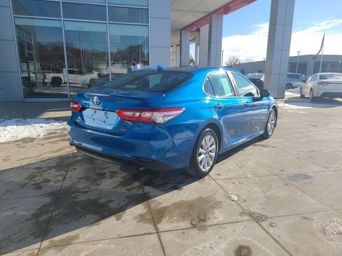 Used 2019 Toyota Camry LE image 7