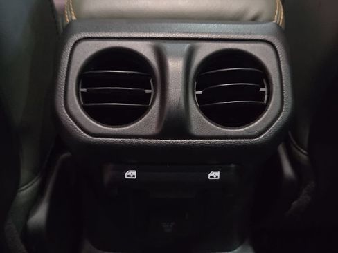 Used 2024 Jeep Gladiator Mojave w/ Convenience Group AWD/4WD image 15