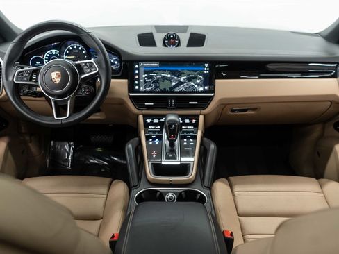 Used 2023 Porsche Cayenne Platinum Edition AWD/4WD image 9