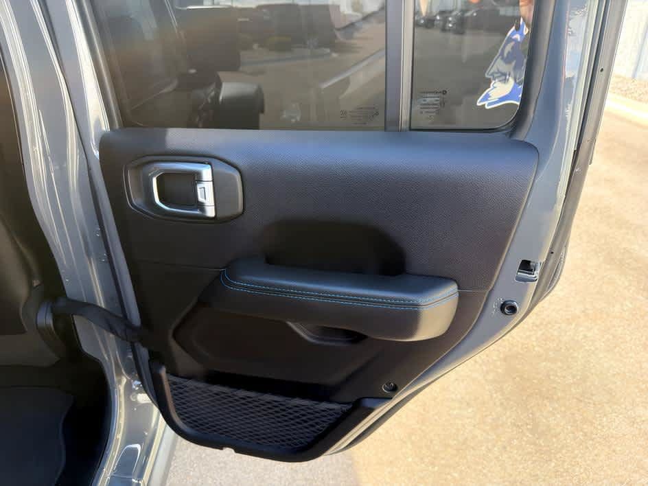 Used 2022 Jeep Wrangler Unlimited Rubicon 4xe w/ Steel Bumper Group AWD/4WD image 21