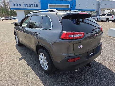 Used 2014 Jeep Cherokee Latitude w/ Cold Weather Group FWD image 21