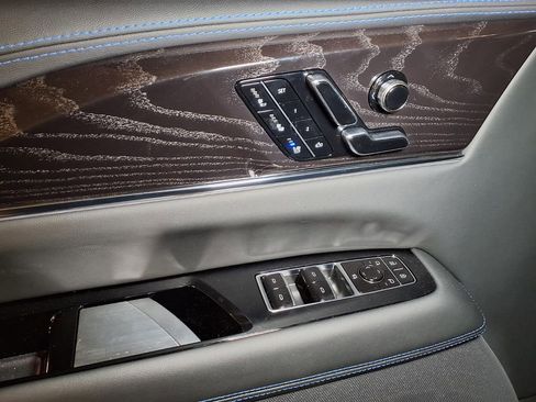 New 2026 Cadillac Escalade IQ Luxury 1 w/ LPO, Premium Carpet Package AWD/4WD image 16