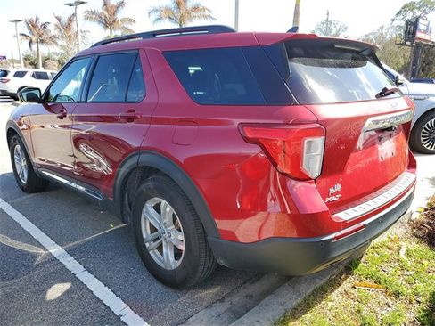 Used 2022 Ford Explorer XLT image 4