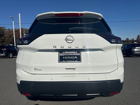 Used 2025 Nissan Rogue S image 4