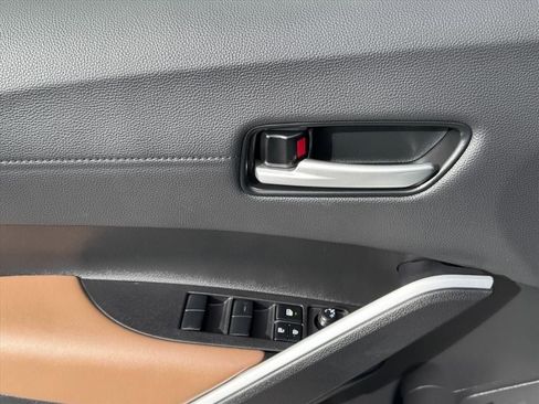 Used 2026 Toyota Corolla Cross XLE w/ Black Badges Package (TMS) image 17