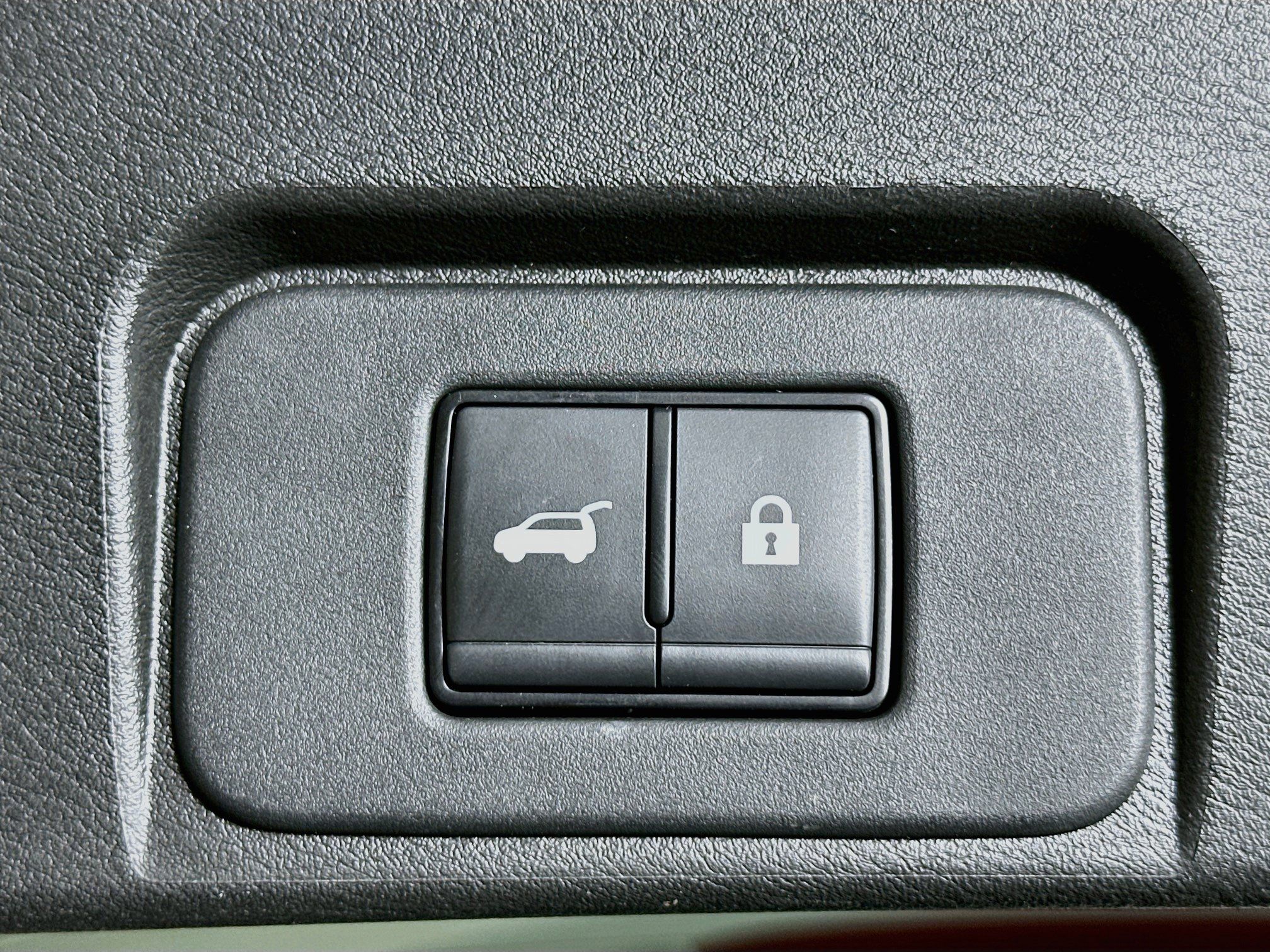 Used 2024 Nissan Rogue SV FWD image 28
