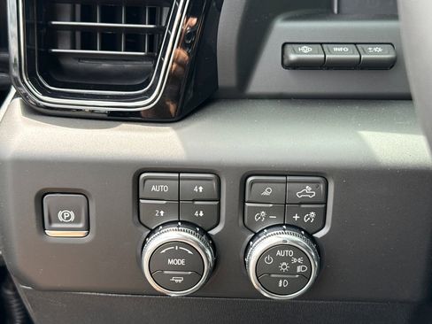 New 2026 GMC Sierra 2500 AT4 w/ AT4 Premium Plus Package AWD/4WD image 20