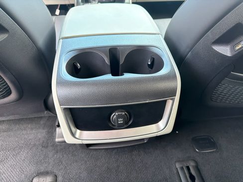 Used 2023 Kia Carnival LX FWD image 15