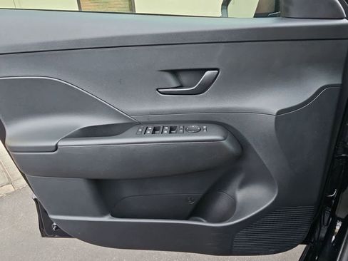 Certified 2025 Hyundai Kona SEL FWD image 28