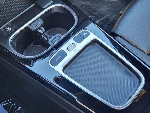 Used 2025 Mercedes-Benz CLA 250 4MATIC image 10