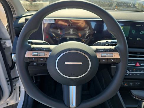 New 2026 Hyundai Tucson SE image 11