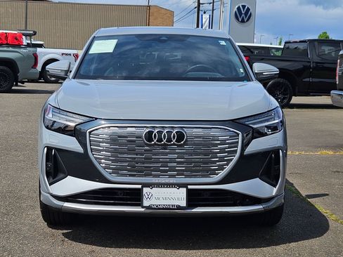 Used 2023 Audi Q4 e-tron Prestige AWD/4WD image 8