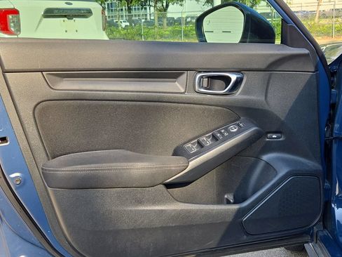Used 2025 Honda Civic Sport image 14