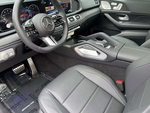 New 2026 Mercedes-Benz GLS 450 4MATIC image 9