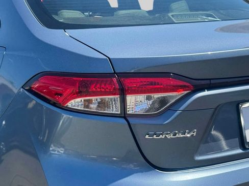 Used 2023 Toyota Corolla LE AWD/4WD image 5