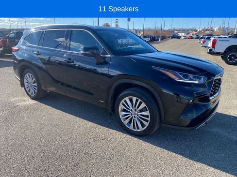 Used 2024 Toyota Highlander Platinum image 8