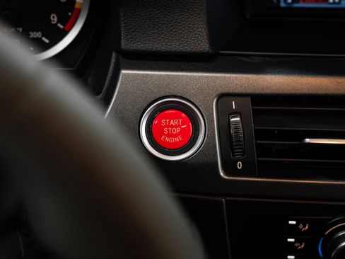 Used 2010 BMW M3 Coupe image 30