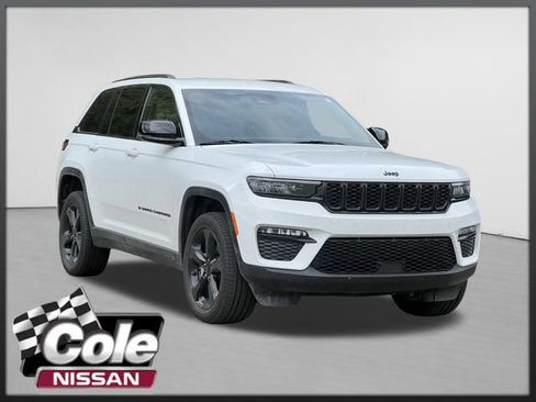 Used 2024 Jeep Grand Cherokee Limited w/ Black Appearance Package AWD/4WD image 1