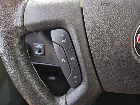 Used 2023 GMC Savana 2500 w/ Driver Convenience Package image 18