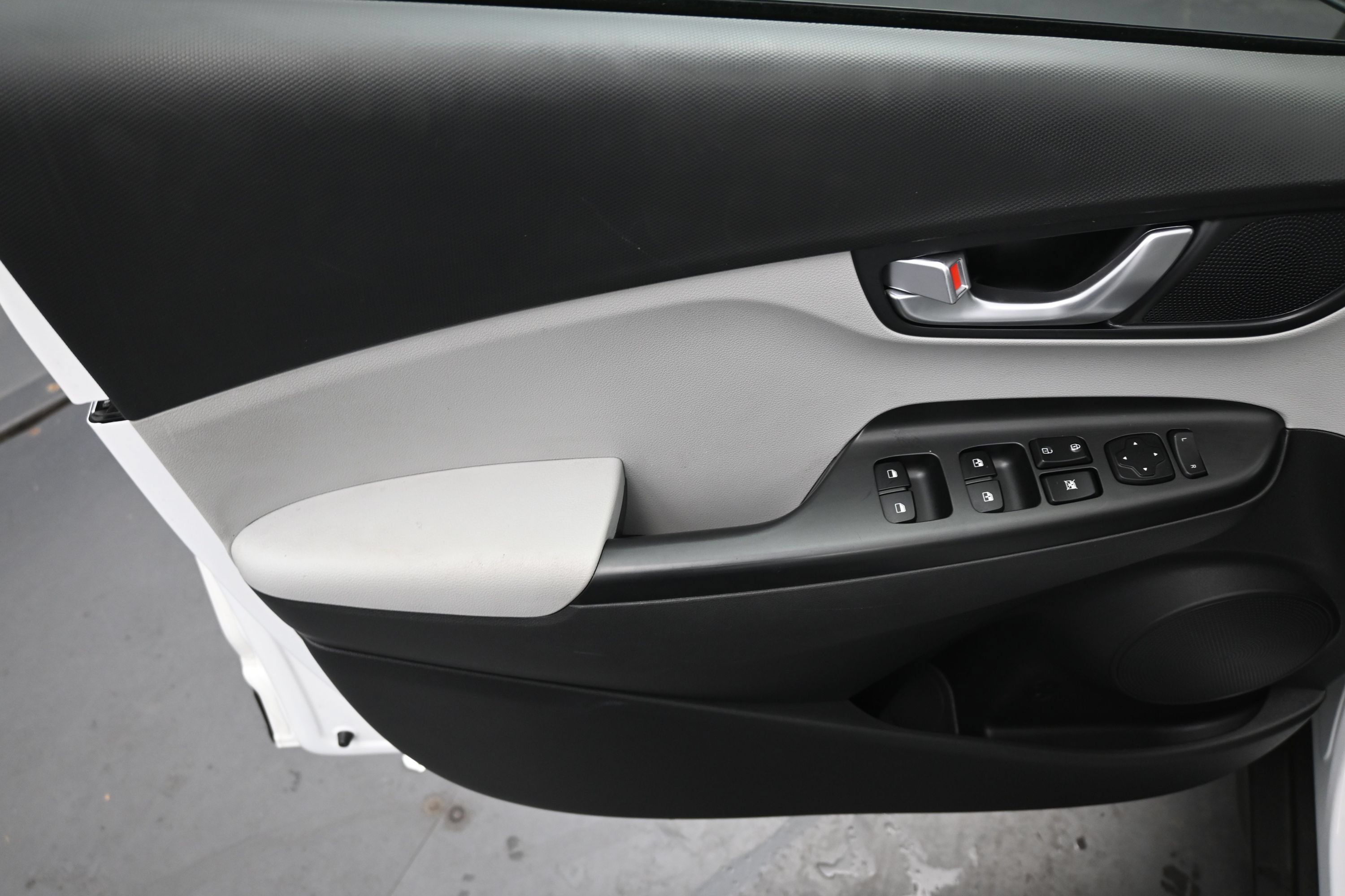 Used 2022 Hyundai Kona SEL w/ Convenience Package FWD image 12