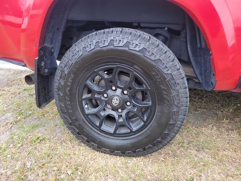 Used 2021 Toyota Tacoma SR5 image 15