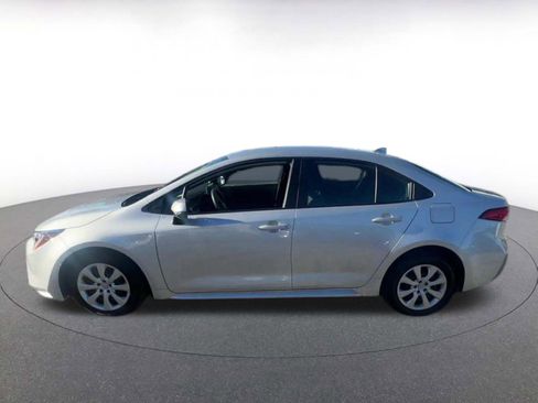 Used 2025 Toyota Corolla LE image 9