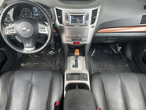 Used 2013 Subaru Outback 2.5i Limited w/ Moonroof Pkg AWD/4WD image 3