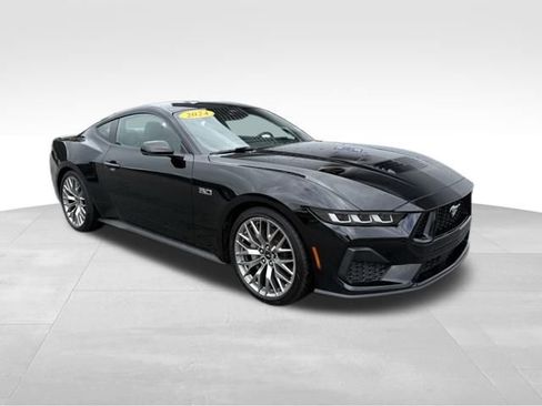 Used 2024 Ford Mustang GT Premium image 3