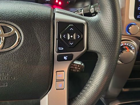 Used 2022 Toyota 4Runner SR5 Premium image 47