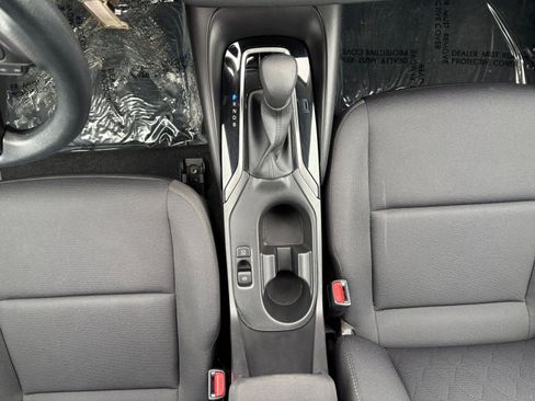 Used 2025 Toyota Corolla LE image 40