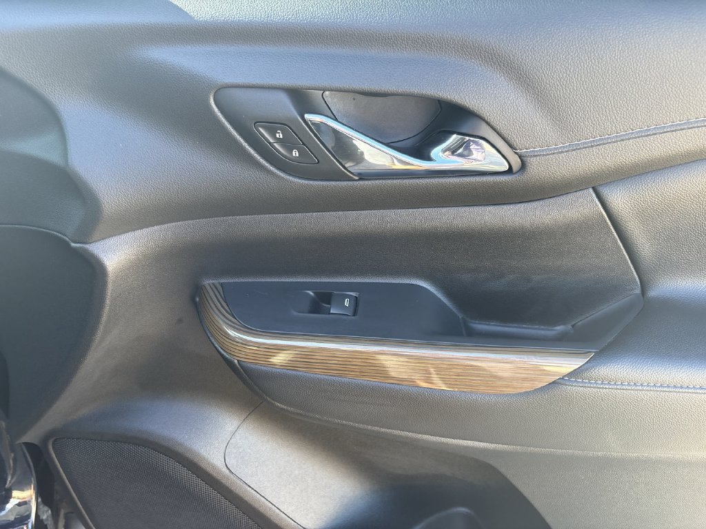 Used 2021 GMC Acadia SLE w/ Driver Convenience Package FWD image 33