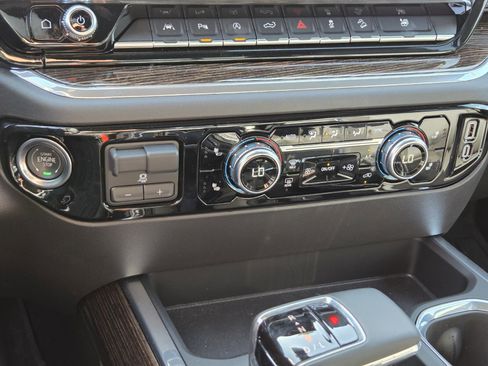 New 2025 GMC Sierra 1500 Elevation w/ Elevation Premium Package image 13