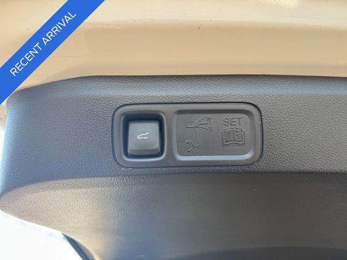 Used 2024 Ford Expedition XLT image 20
