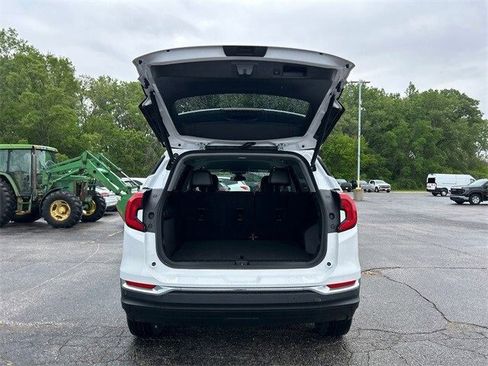 Used 2021 GMC Terrain SLT image 15