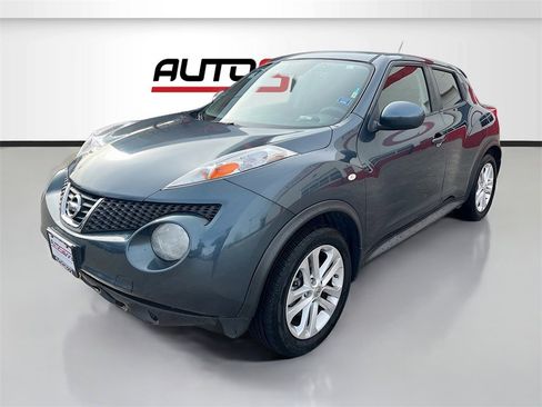 Used 2013 Nissan Juke SV image 3