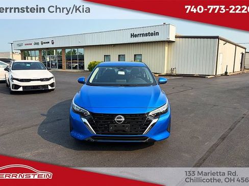 Used 2025 Nissan Sentra SV FWD image 2