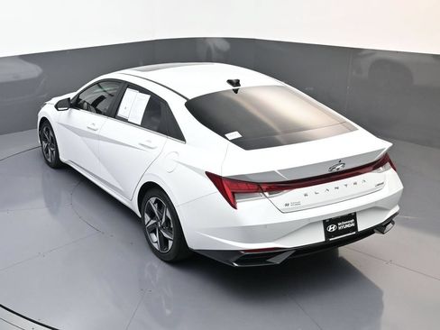 Certified 2022 Hyundai Elantra Limited w/ Cargo Package FWD image 18