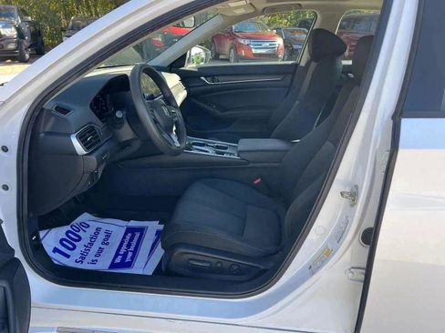 Used 2019 Honda Accord EX image 10