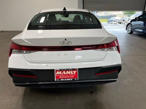 Used 2024 Hyundai Elantra SEL FWD image 4