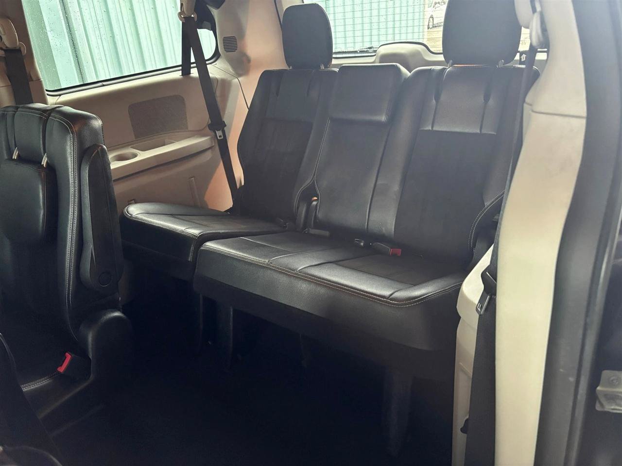 Used 2020 Dodge Grand Caravan SXT FWD image 12