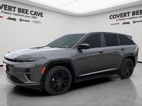 Used 2024 Jeep Wagoneer Launch Edition image 3