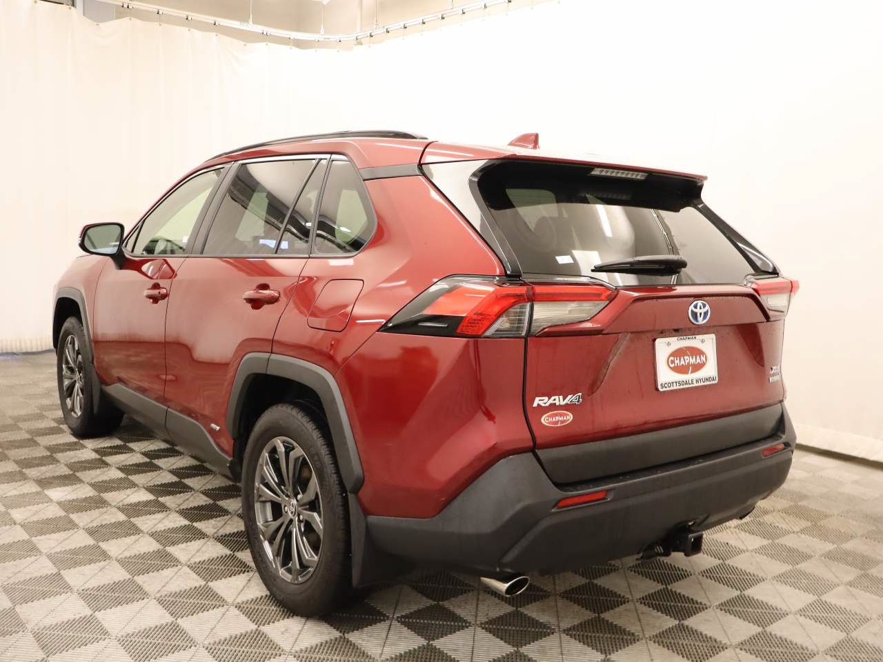 Used 2023 Toyota RAV4 XLE Premium AWD/4WD image 3
